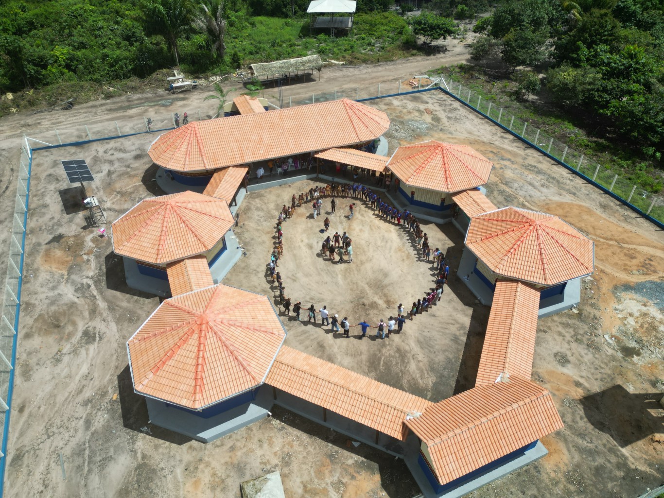 Imagem de Escola Mbuesawaruka Maku Salustiana Borari é inaugurada na Aldeia Novo Lugar, no Arapiuns