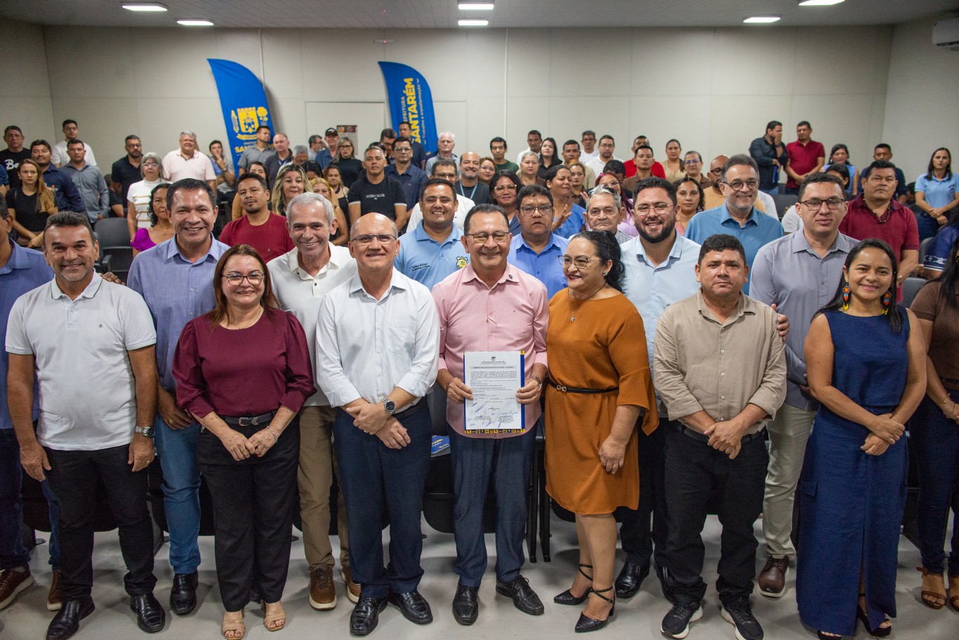 Imagem de 24 Ordens de Serviço para obras em escolas e quadras são assinadas em cerimônia na Semed, em Santarém