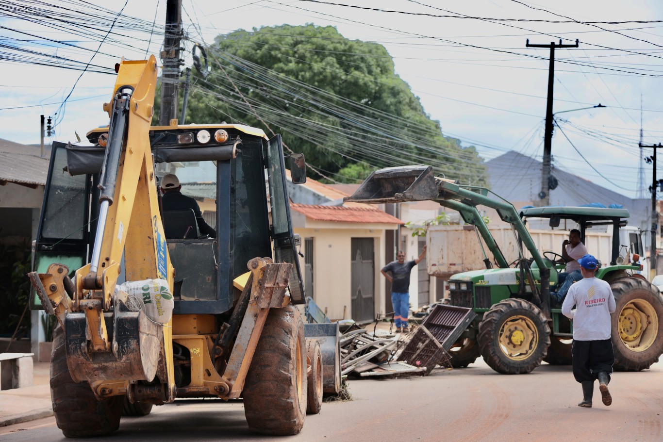Imagem de Prefeitura de Santarém intensifica limpeza urbana no Jardim Santarém e recolhe 48 toneladas de entulho