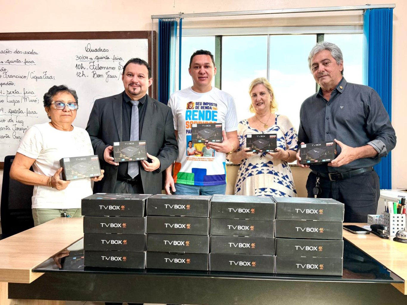 Escolas das regiões de rios e planalto recebem microcomputadores com conteúdos pedagógicos