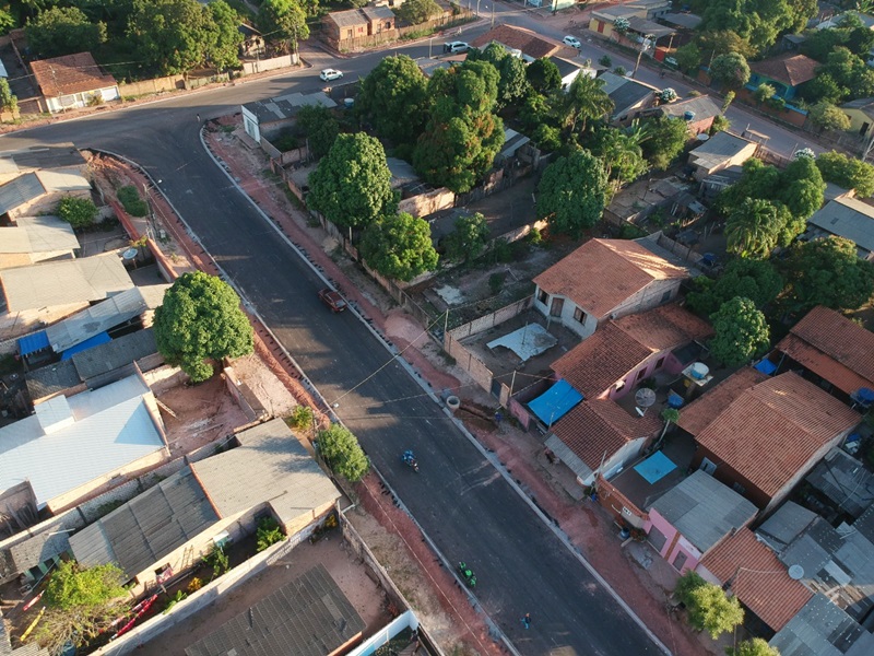 Prefeitura de Santarém asfalta ruas dos bairros Nova Vitória e Urumari