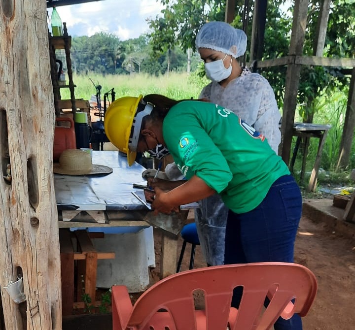 Prefeitura de Santarém entrega cestas de alimentos para trabalhadores do aterro sanitário de Perema