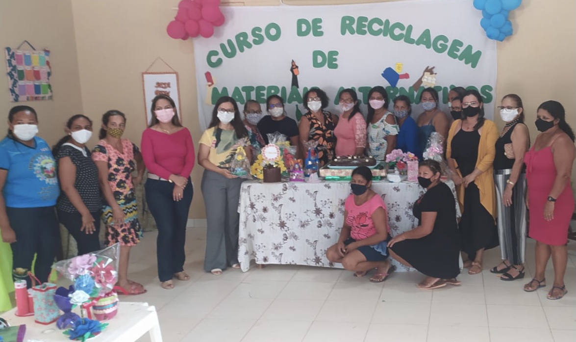 Prefeitura e Senar ensinam a arte da reciclagem em curso ofertado ao Cras Nova República