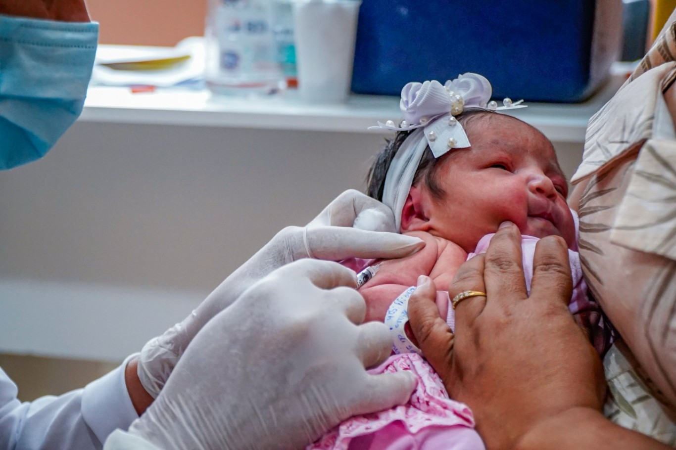 Agosto Dourado: 14 recém-nascidos são vacinados contra a tuberculose e contra a Hepatite B 