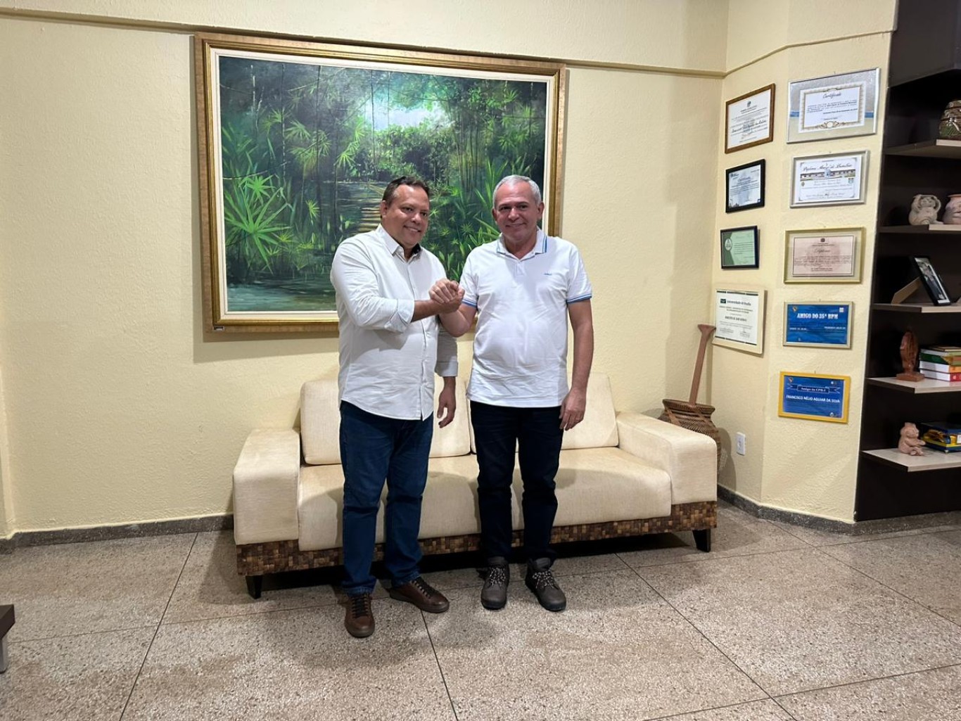 Prefeito Nélio Aguiar empossa Paulo Jesus como novo secretário Municipal de Administração