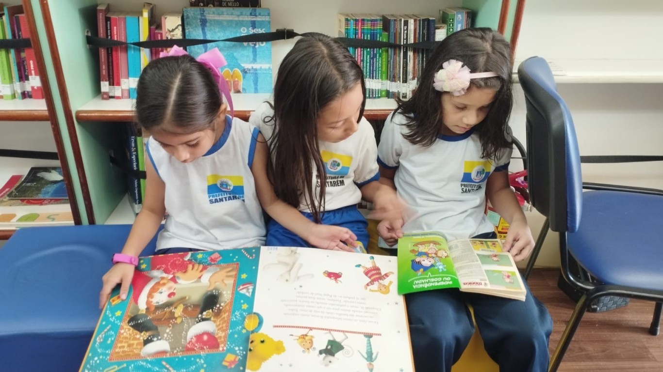Parceria entre Sesc e Semed incentiva hábito da leitura em escolas municipais