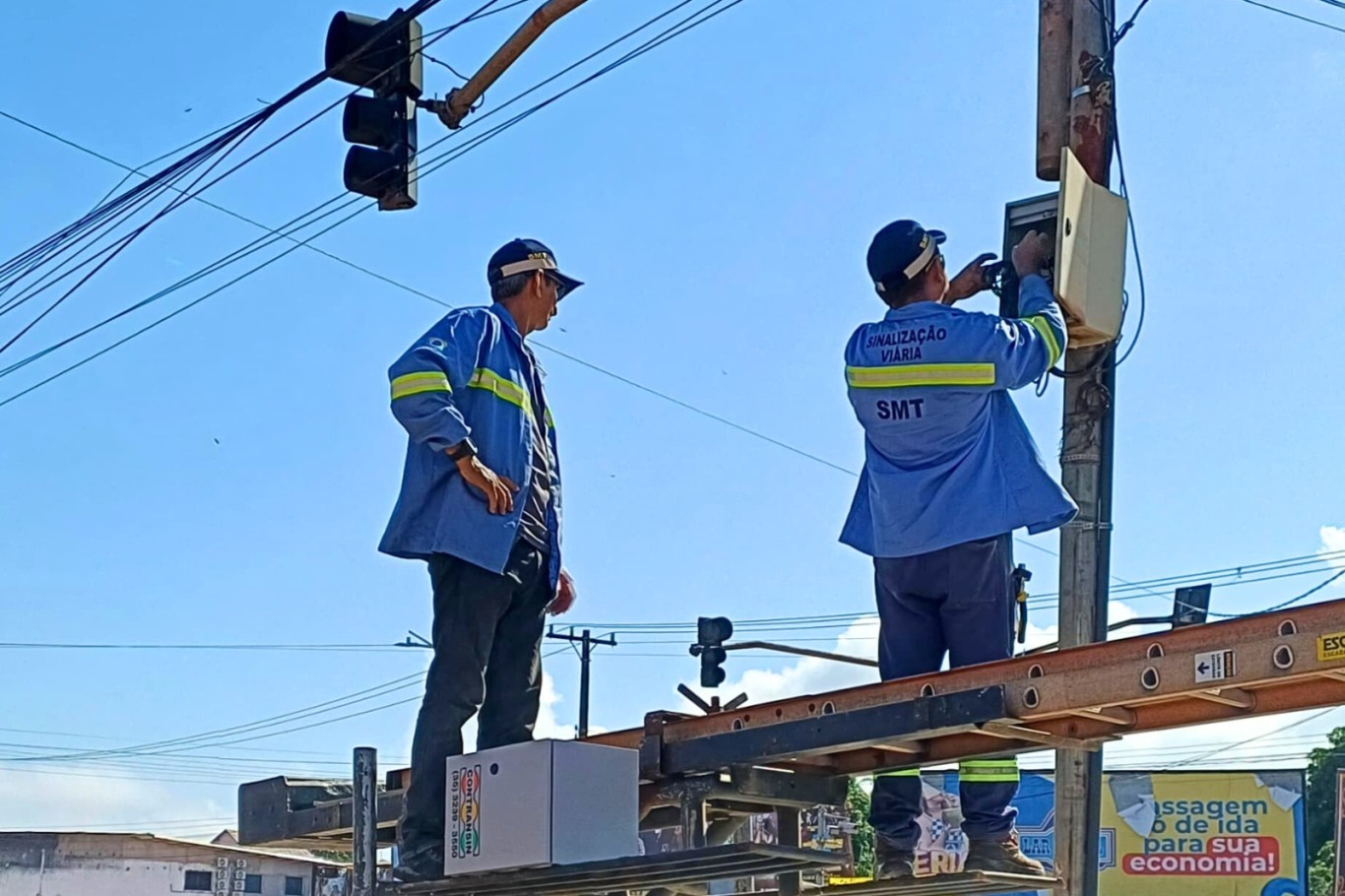 Imagem de Prefeitura ajusta tempo de semáforo no cruzamento das avenidas Curuá-Una e Muiraquitã para melhorar fluidez e segurança