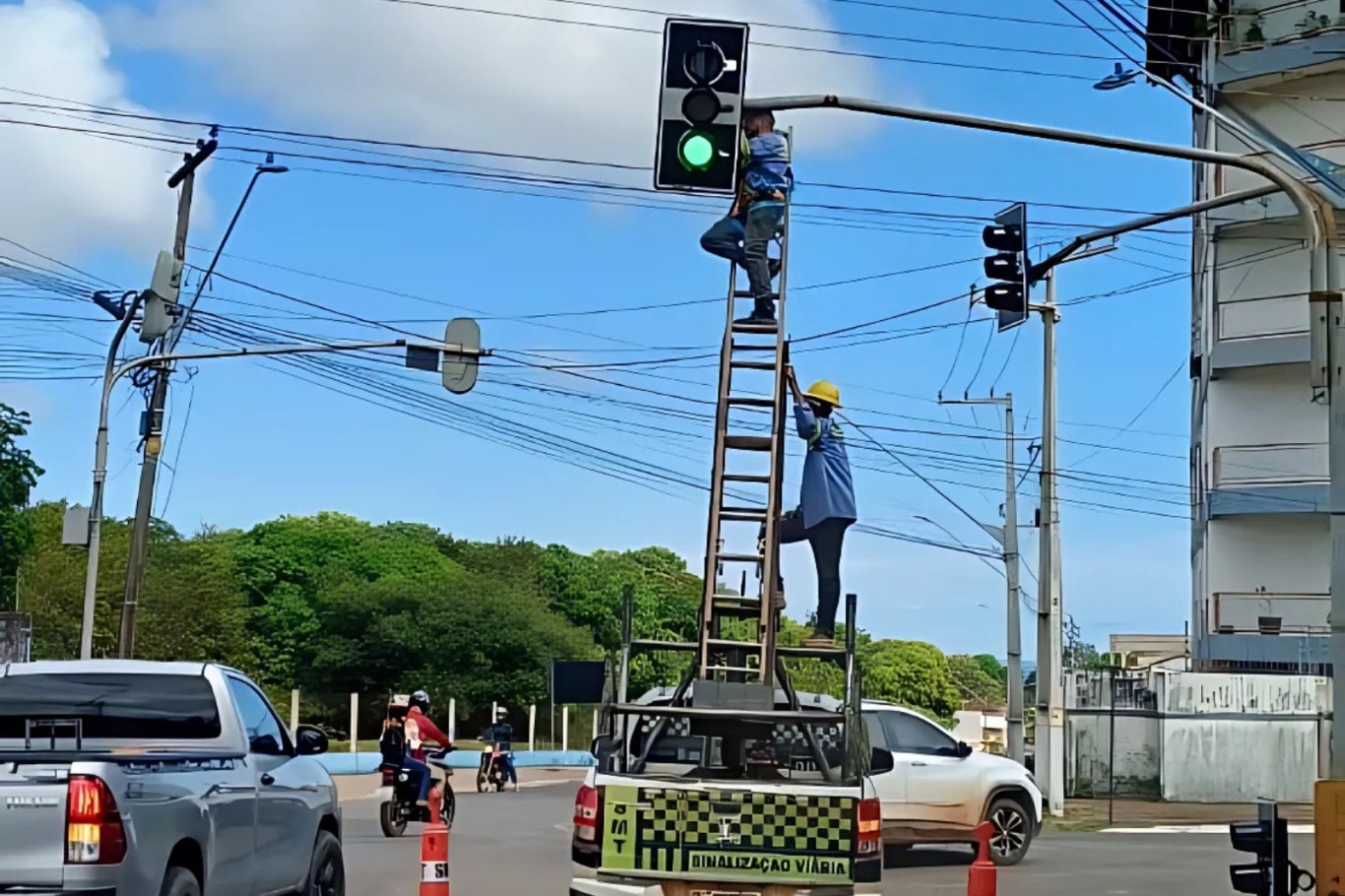 SMT moderniza semáforos no entorno do Parque da Cidade com focais para pedestres e ciclistas