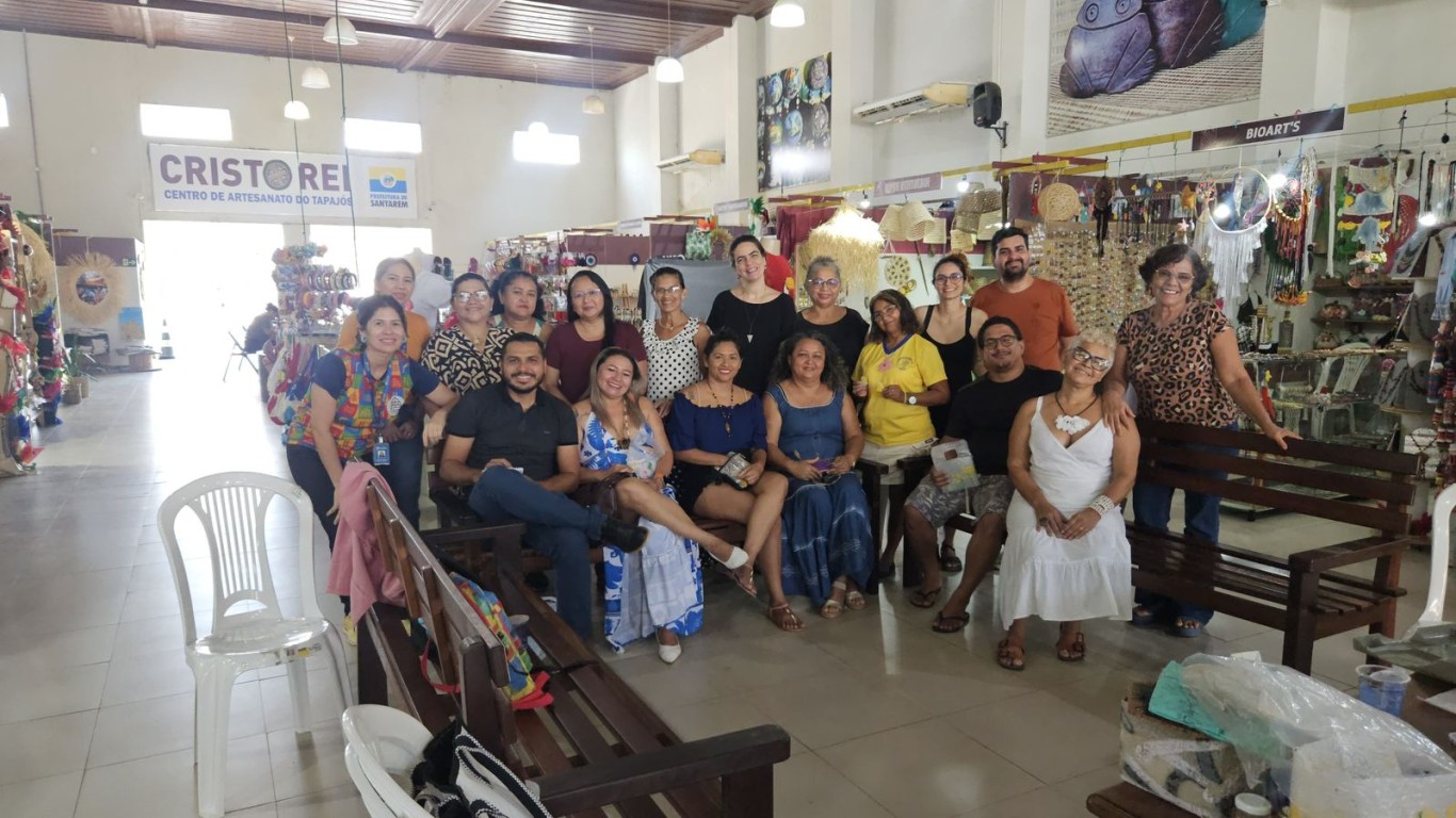 Oficina de economia criativa qualifica artesãos do Centro de Artesanato do Tapajós - Cristo Rei