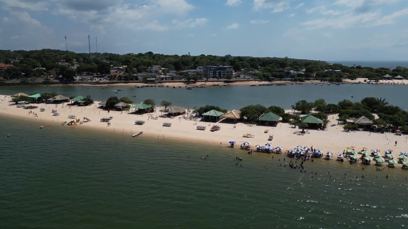 Imagem de Prefeitura avança na readequação das barracas da Ilha do Amor em Alter do Chão