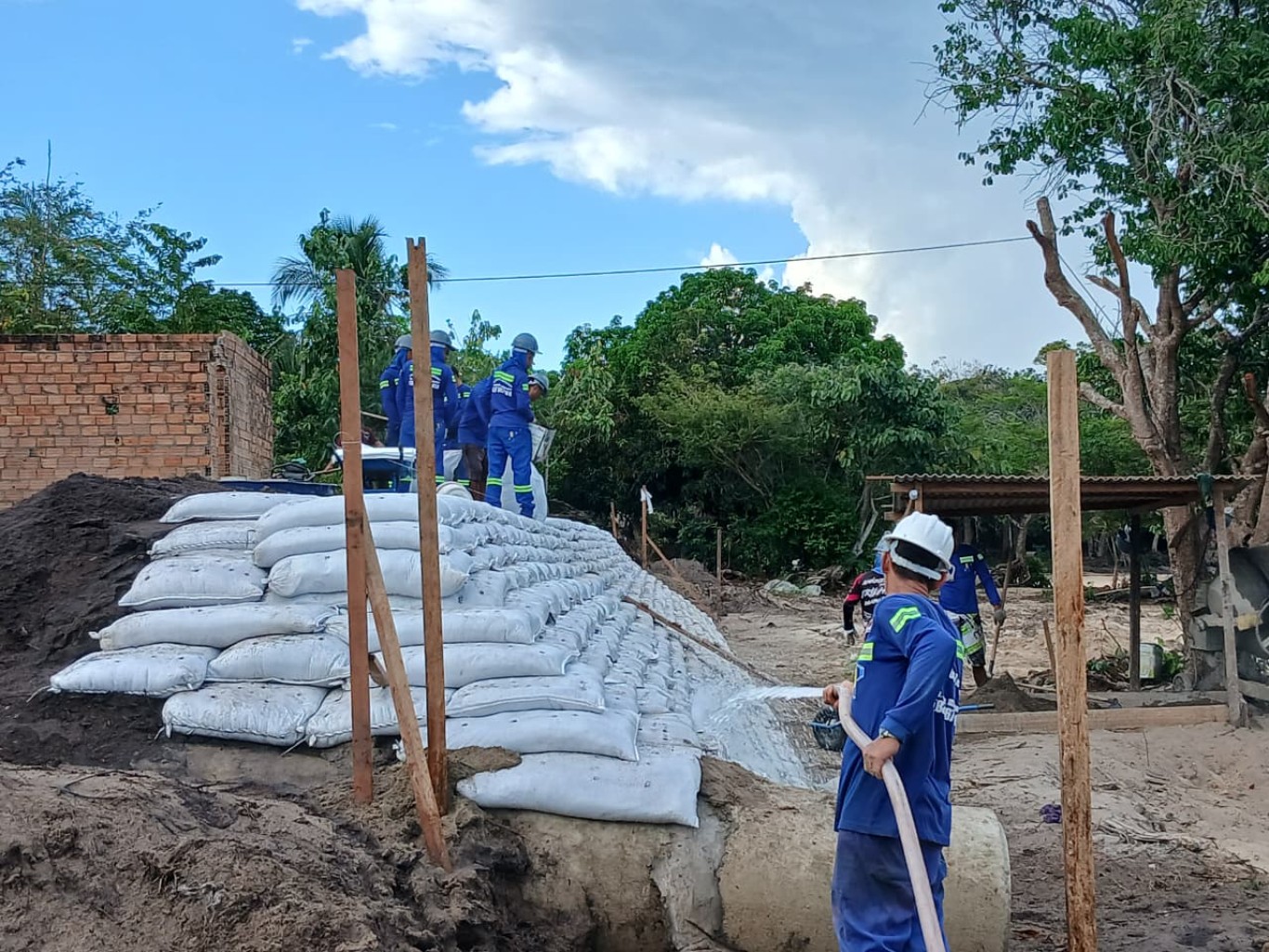 Prefeitura de Santarém avança com obras do muro de contenção em rip-rap na comunidade Parauá