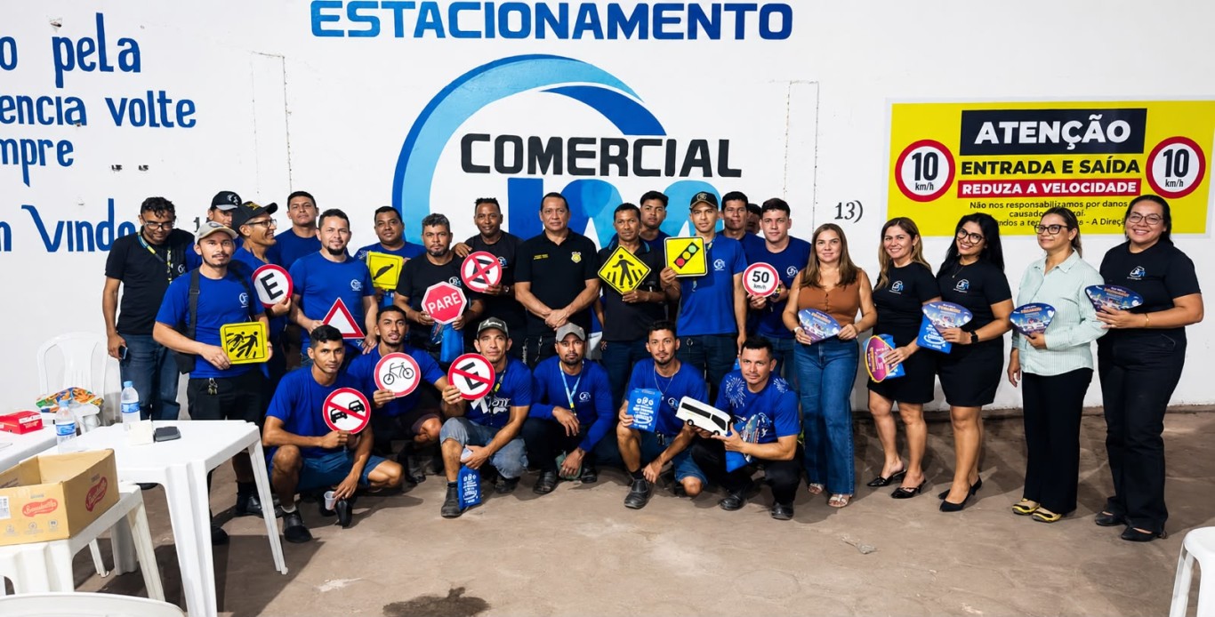 Prefeitura promove palestra para colaboradores da Comercial JM sobre prevenção de sinistros de trânsito