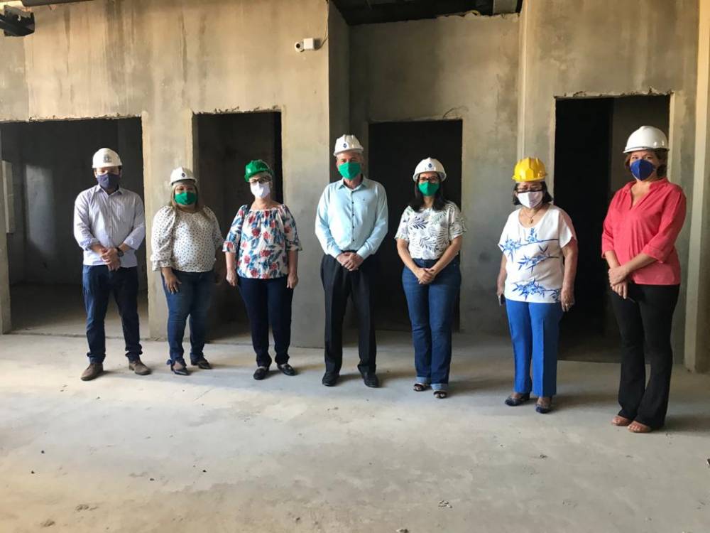 Prefeito Nélio Aguiar, Comdca e Rotary Clube visitam futuras instalações do Banco de Leite Humano