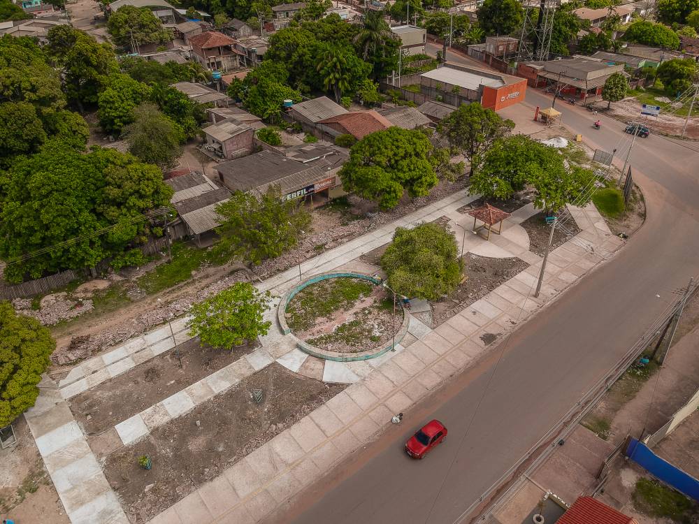 Prefeitura investe na reforma e ampliação da Praça do Bairro Santarenzinho 