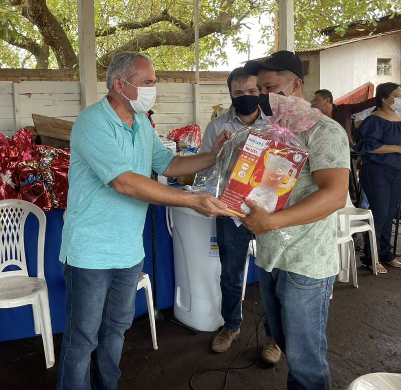 Colaboradores da Seminfra e Semurb participam de confraternização natalina