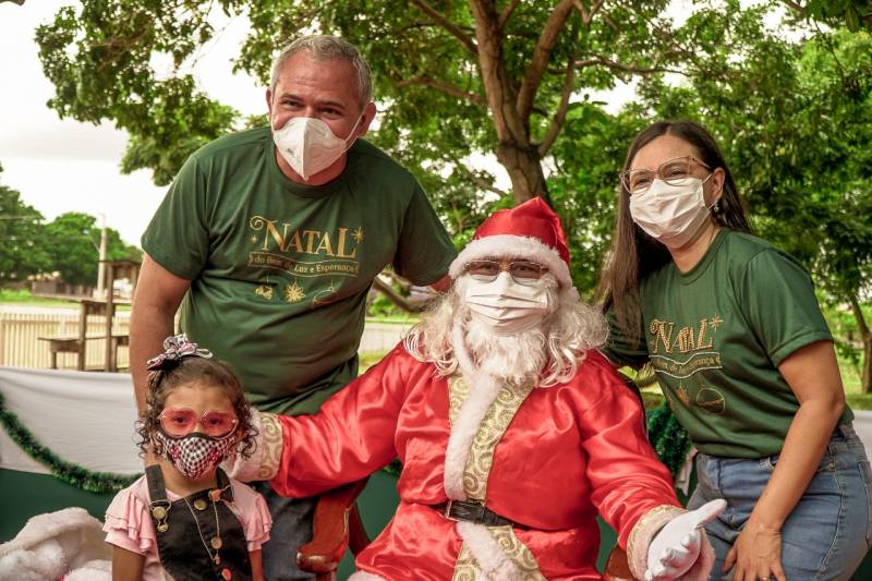 Natal do Bem, de Luz e Esperança: Famílias santarenas comparecem ao parque da cidade para receber brinquedos