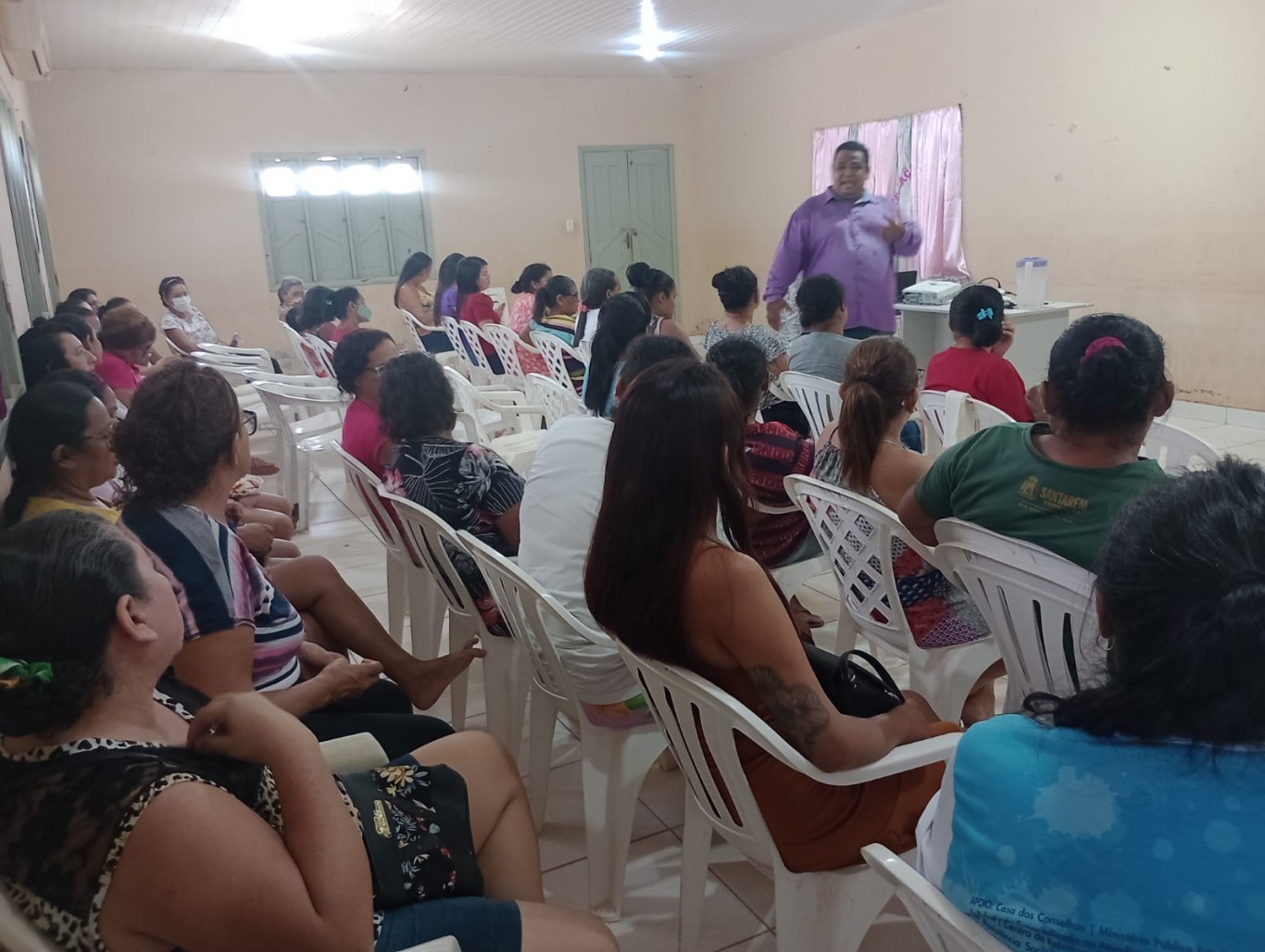 Fortalecimento da relação entre pais, filhos e sociedade é tema de debate no Cras Nova República 