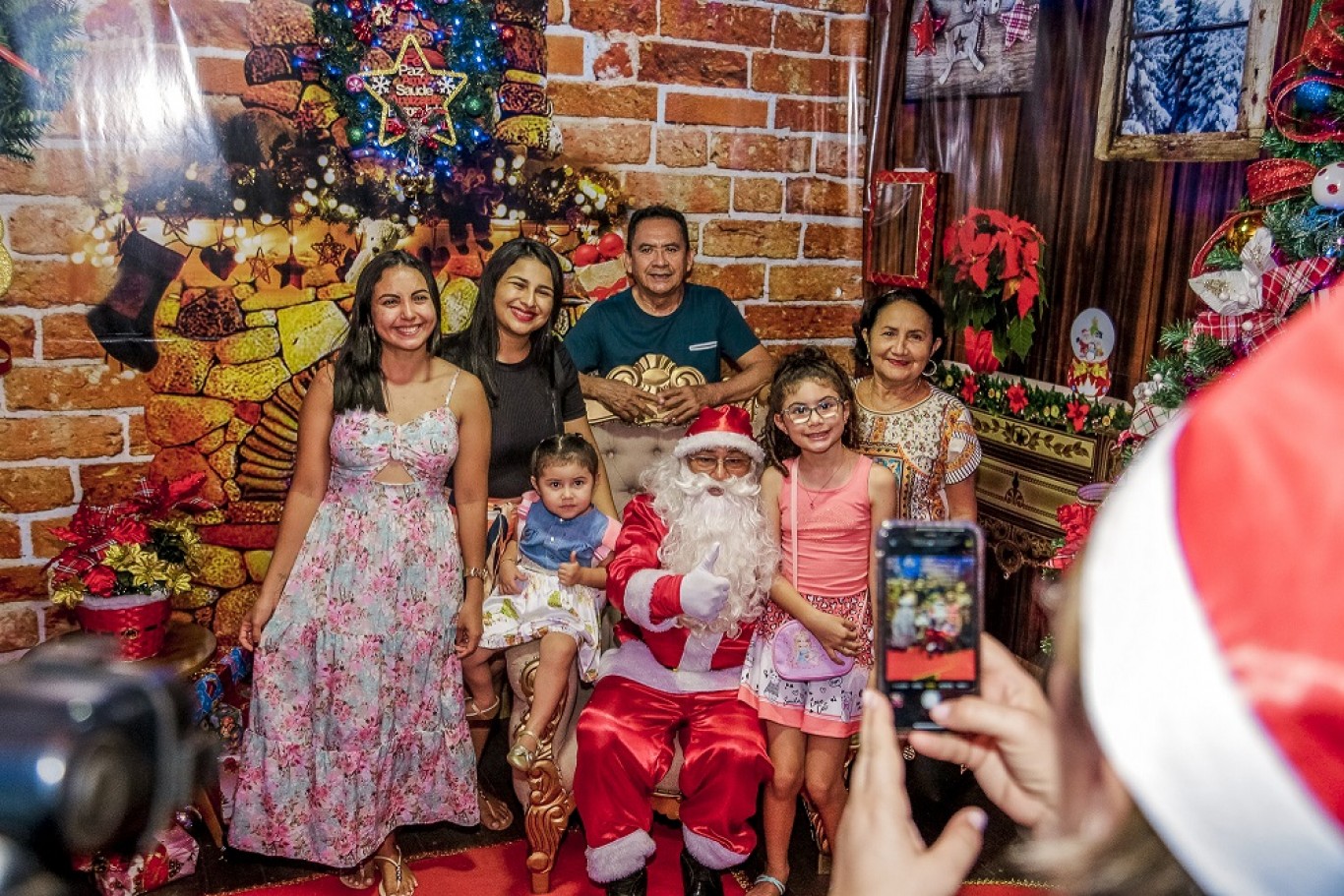 Papai Noel se despede de sua casinha com mais de 12 mil visitas