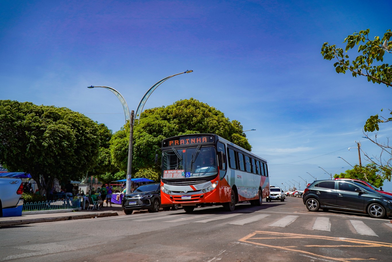 Para atender comerciantes e consumidores do Mercado Modelo, Prefeitura implanta linha experimental de ônibus na Avenida Tapajós