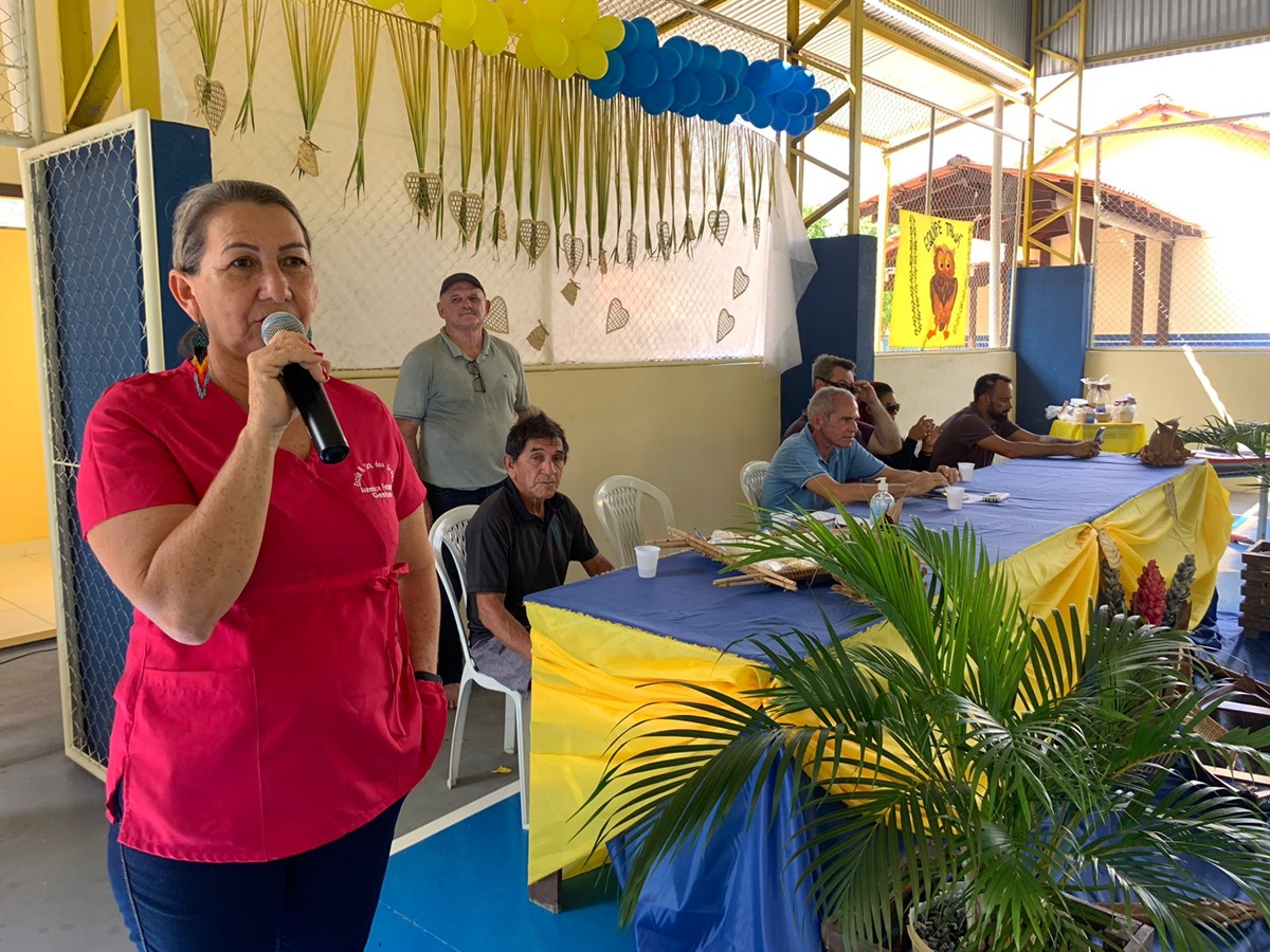 "Então, para nós, enquanto gestora da escola indígena Nossa Senhora das Graças e comunidade escolar, são momentos de muita felicidade", disse a diretora Aurenice Costa. Foto: Ascom Semed.