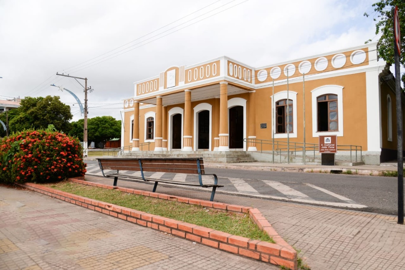 Centro Cultural João Fona recebe a solenidade de posse dos membros da Academia de Letras e Artes de Santarém