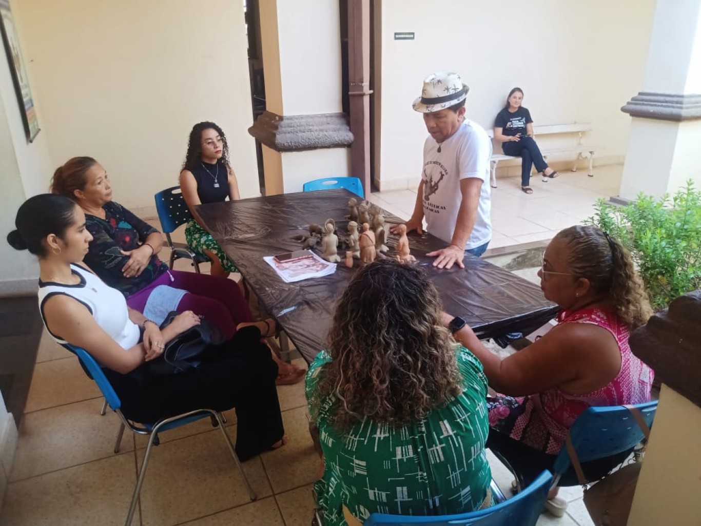 Inicia no Centro Cultural a V Oficina de Presépios Natalinos em Cerâmica