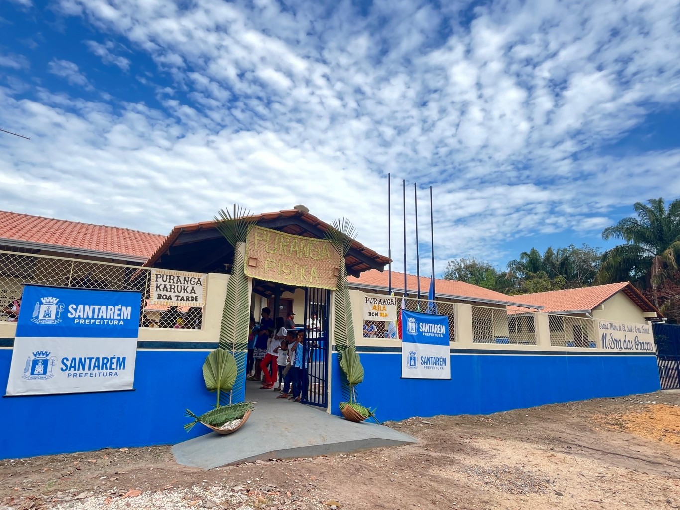 Escola Nossa Senhora das Graças, no Arapiuns, é entregue pela prefeitura reformada e ampliada