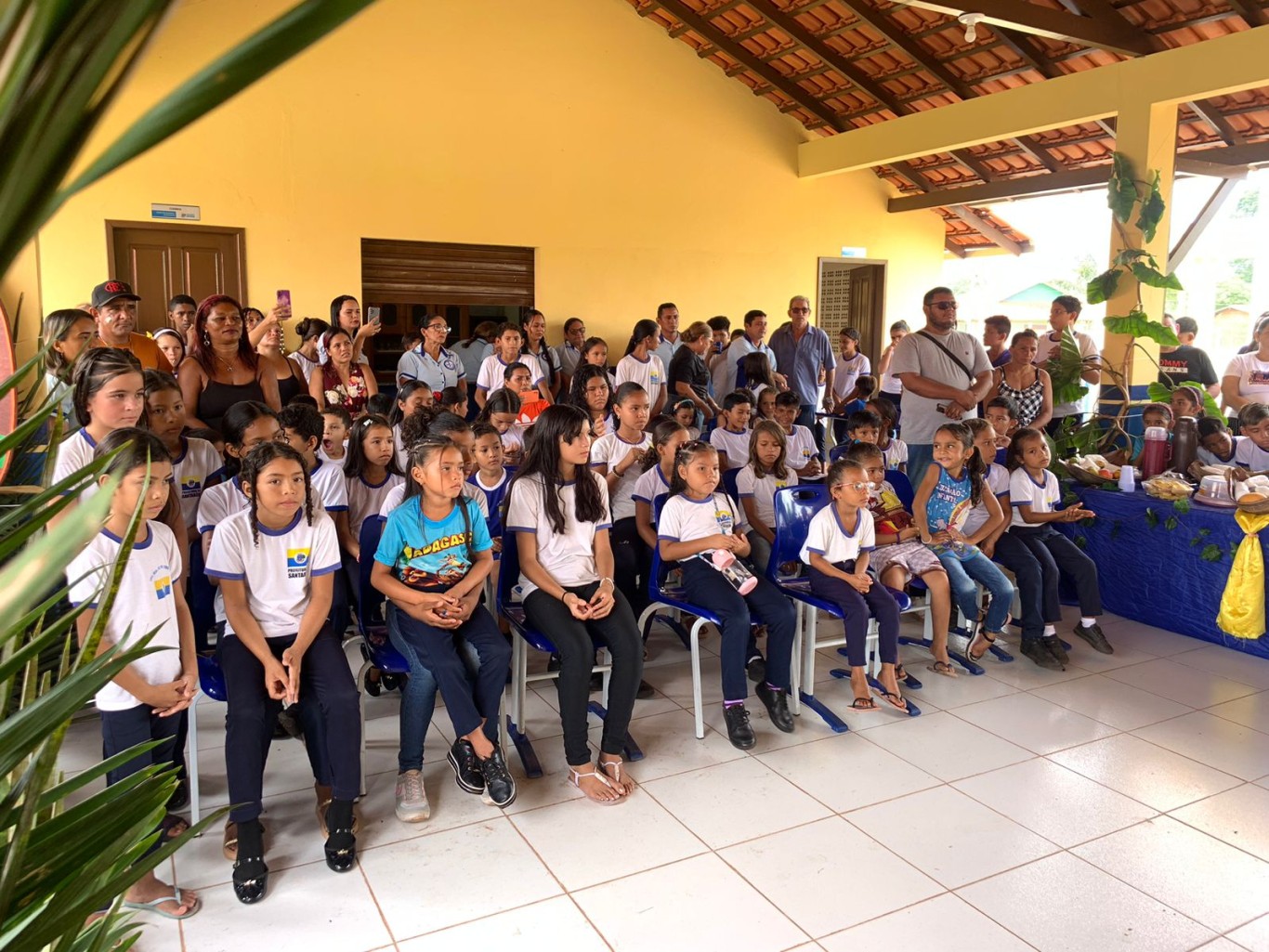 Comunidade Piraquara, no Lago Grande, festeja entrega da escola Raimunda Lima Nogueira, reformada e ampliada pela prefeitura