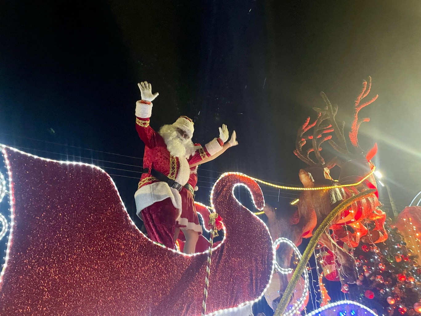 Prefeitura de Santarém abre programação natalina com parada e chegada do Papai Noel