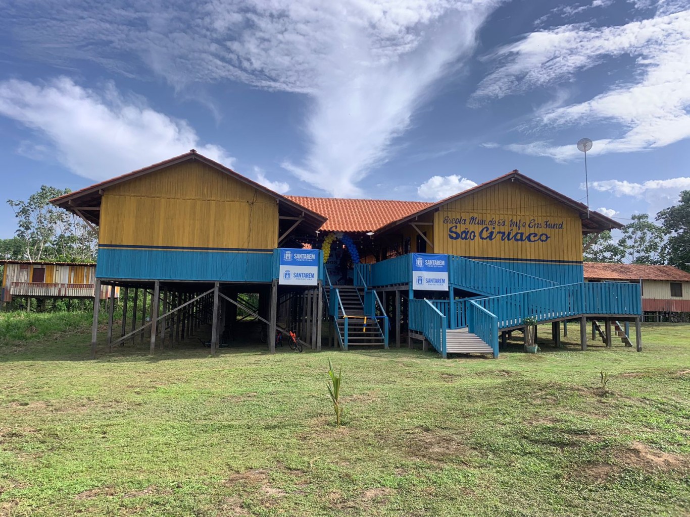 Prefeito Nélio inaugura escola na comunidade São Ciríaco, regão de várzea