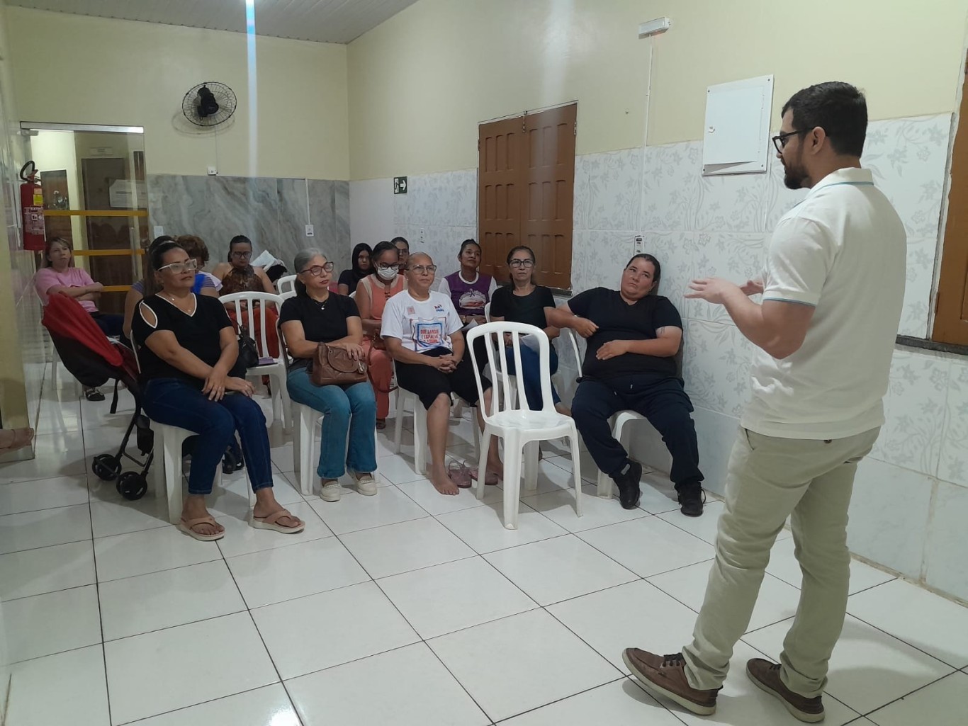 Prefeitura promove palestra sobre neurodiversidade para qualificar atendimento na Casa de Acolhimento Reviver