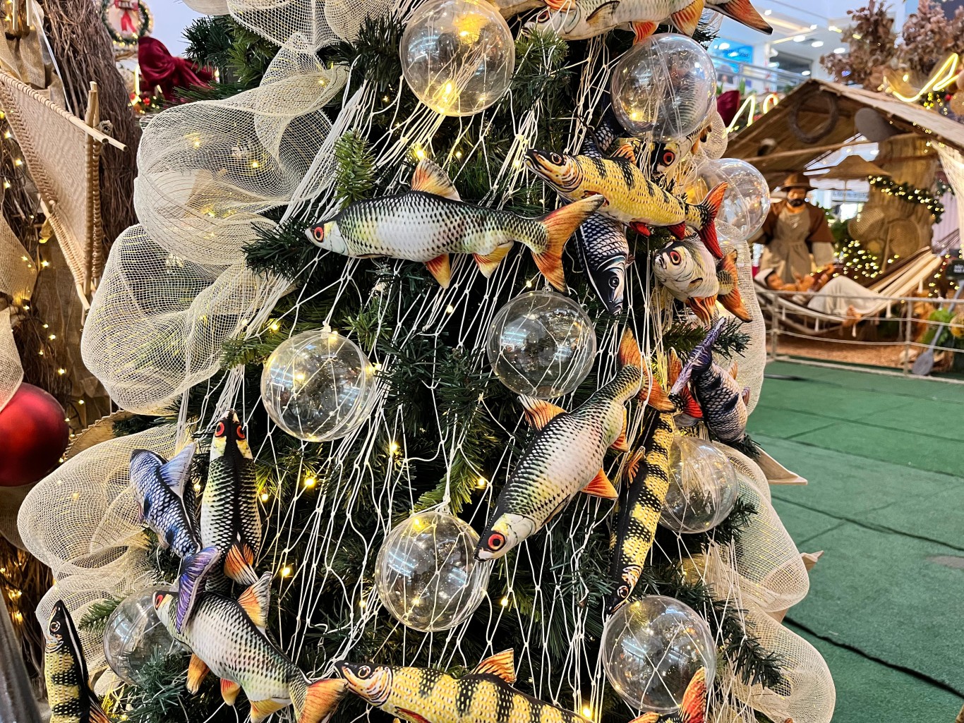 Imagem de Criatividade amazônida transforma decorações de Natal e encanta moradores e turistas em Santarém