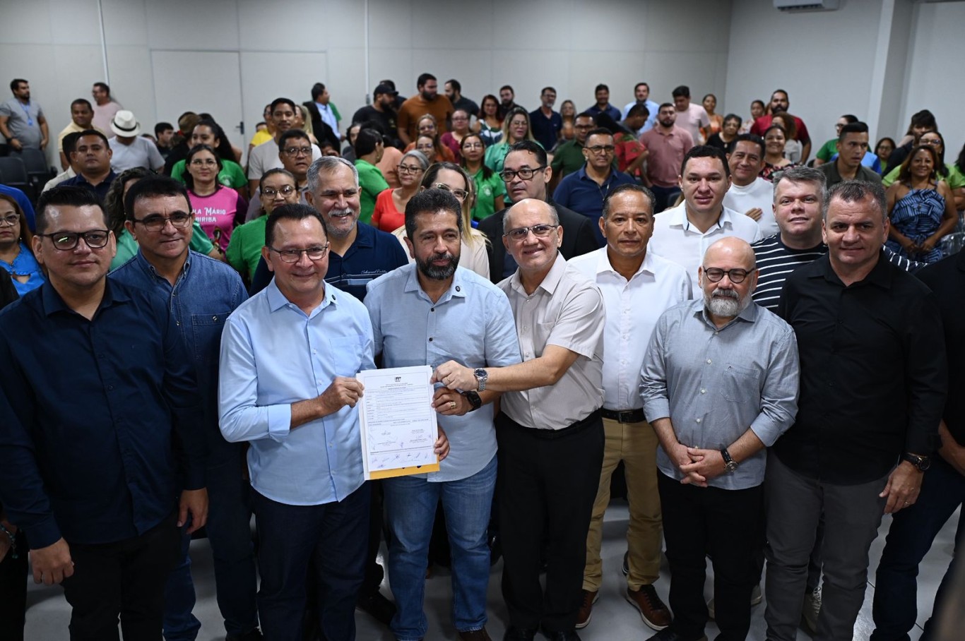 Prefeito José Maria Tapajós assina ordens de serviço de reformas e ampliações e construções de escolas, creche e ginásio