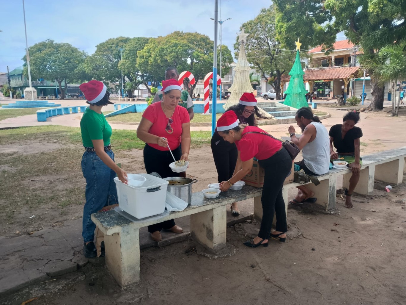 Imagem de Consultório na Rua promove ação especial de Natal com atendimentos e distribuição de kits