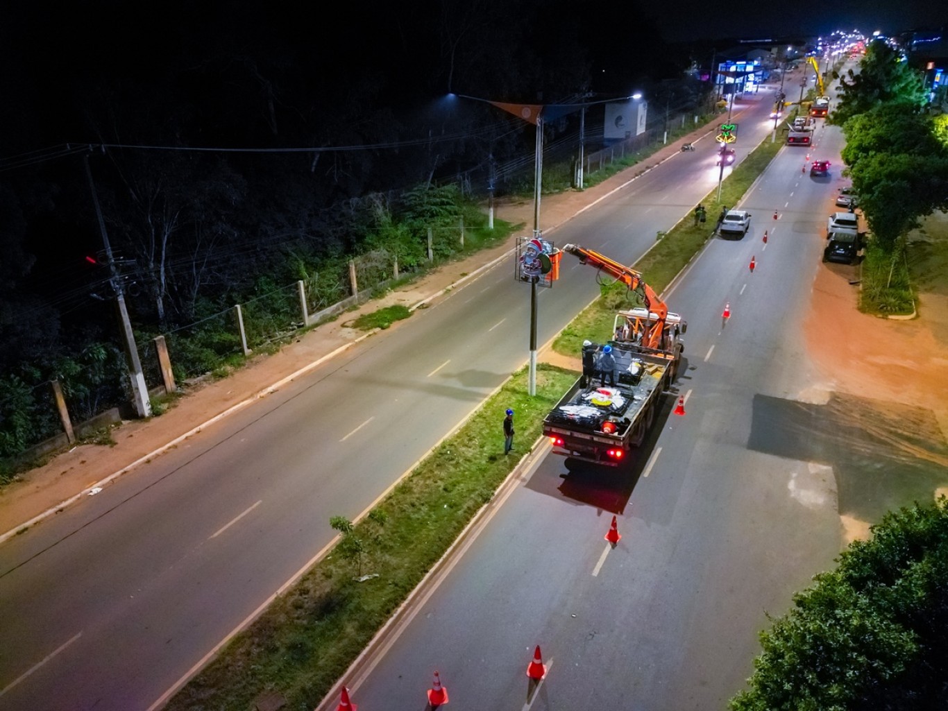 Prefeitura de Santarém intensifica decoração natalina pelas ruas da cidade