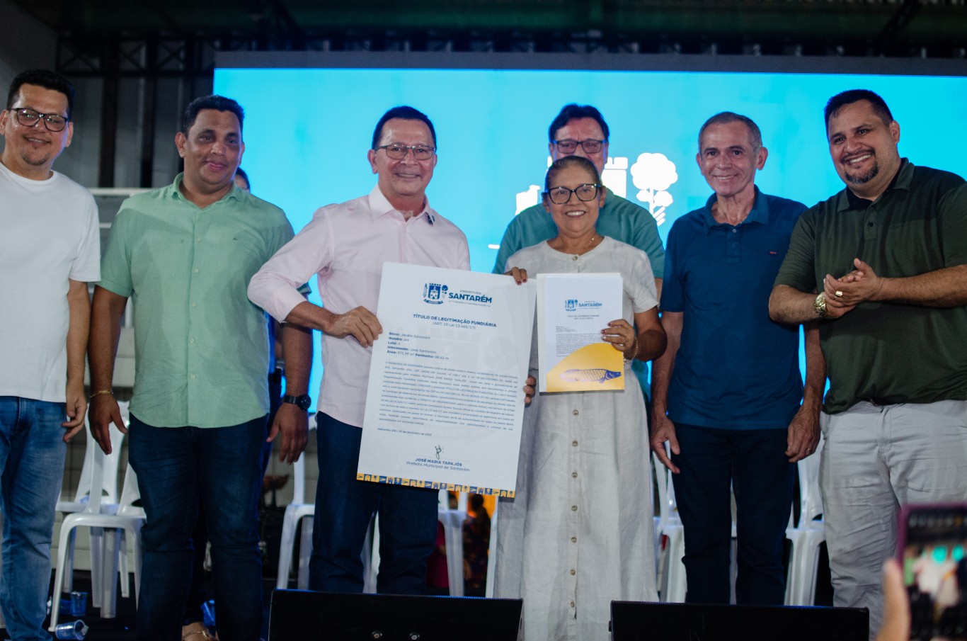 Imagem de Prefeitura de Santarém entrega 500 títulos de regularização fundiária e sanciona leis que fortalecem o ordenamento urbano