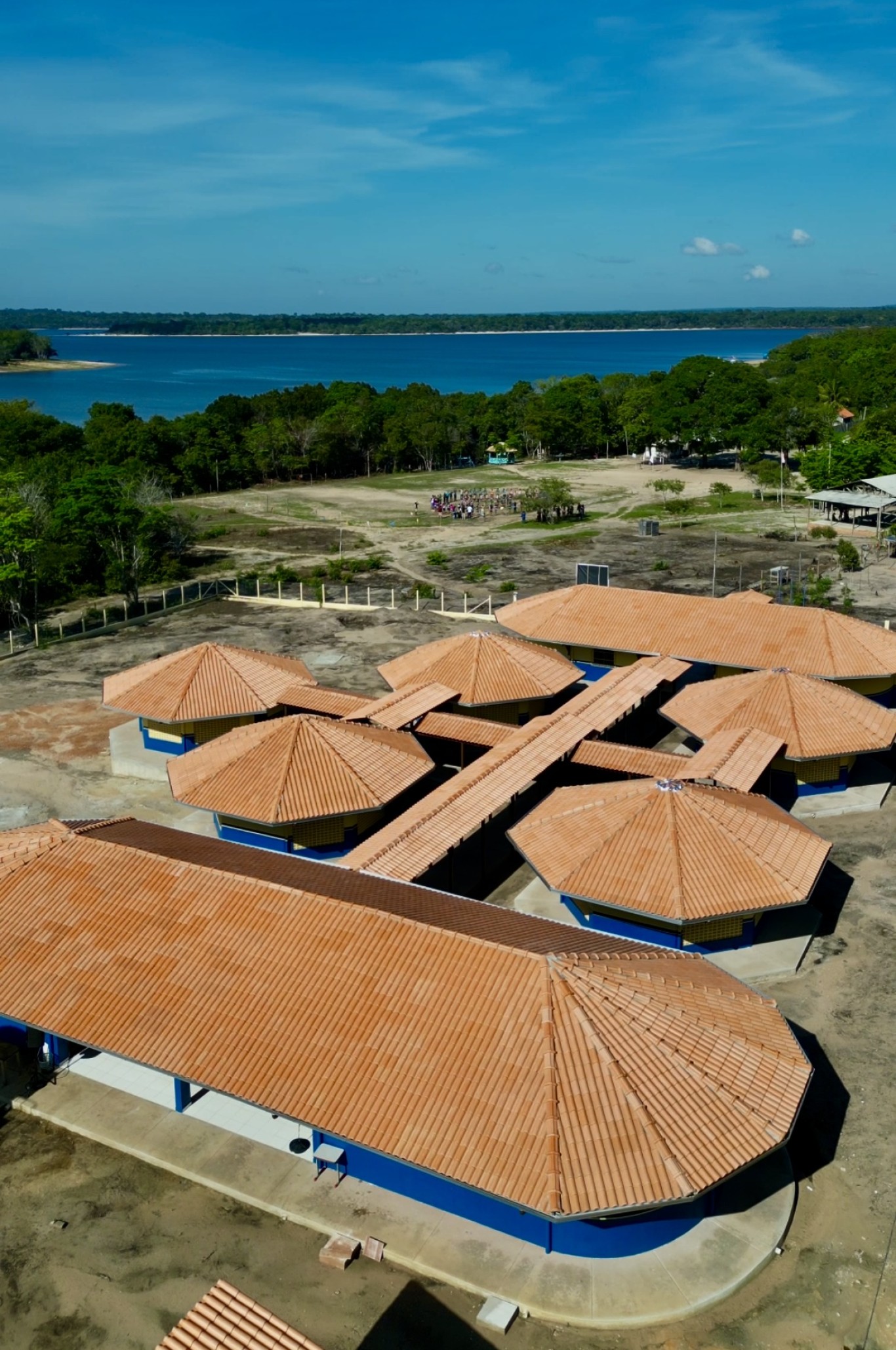 Prefeitura entrega escola padrão indígena na Aldeia Muruci, no rio Arapiuns