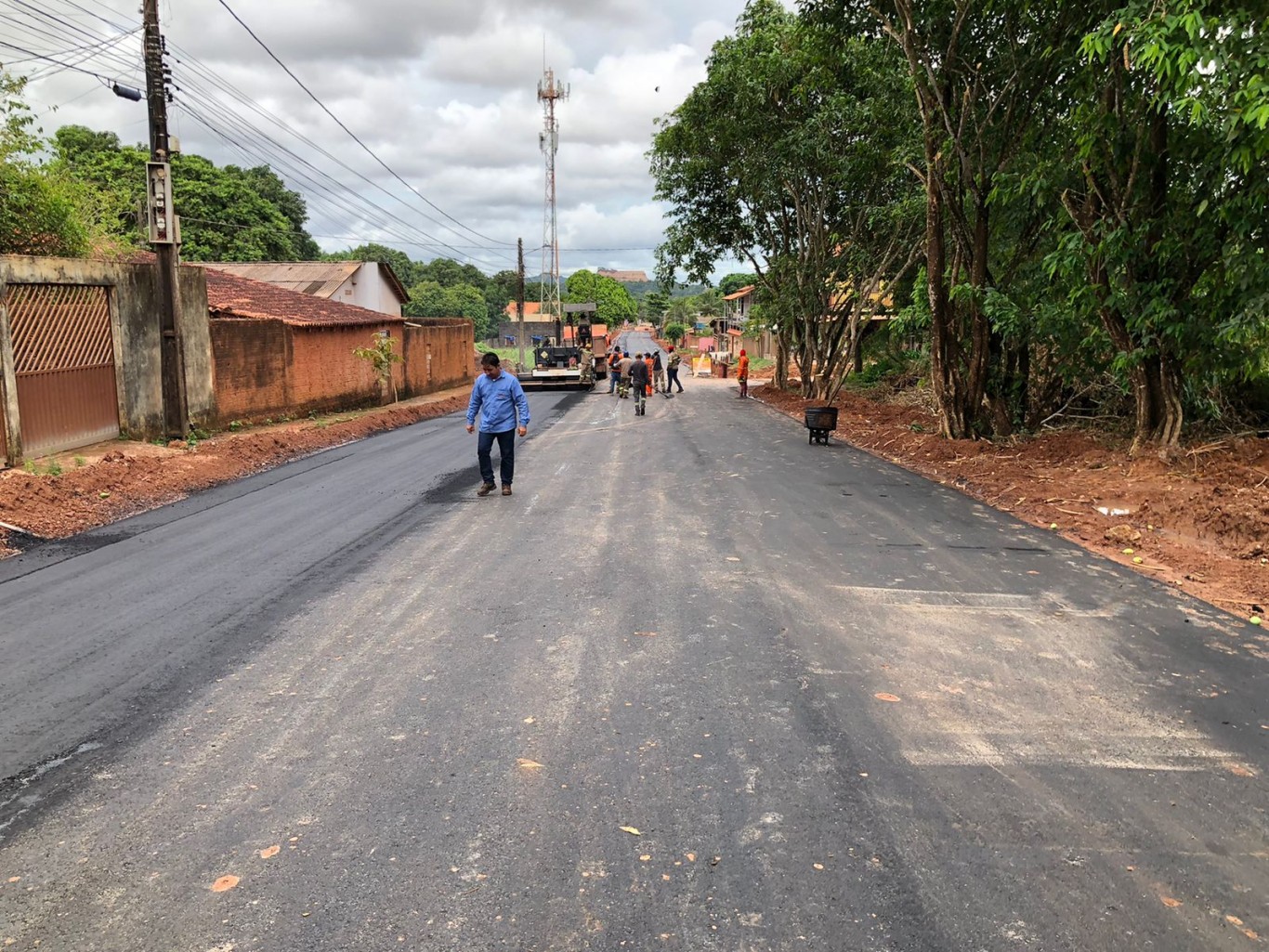 Começa pavimentação da Avenida Seringueira, primeira rua do anel viário do bairro da Floresta