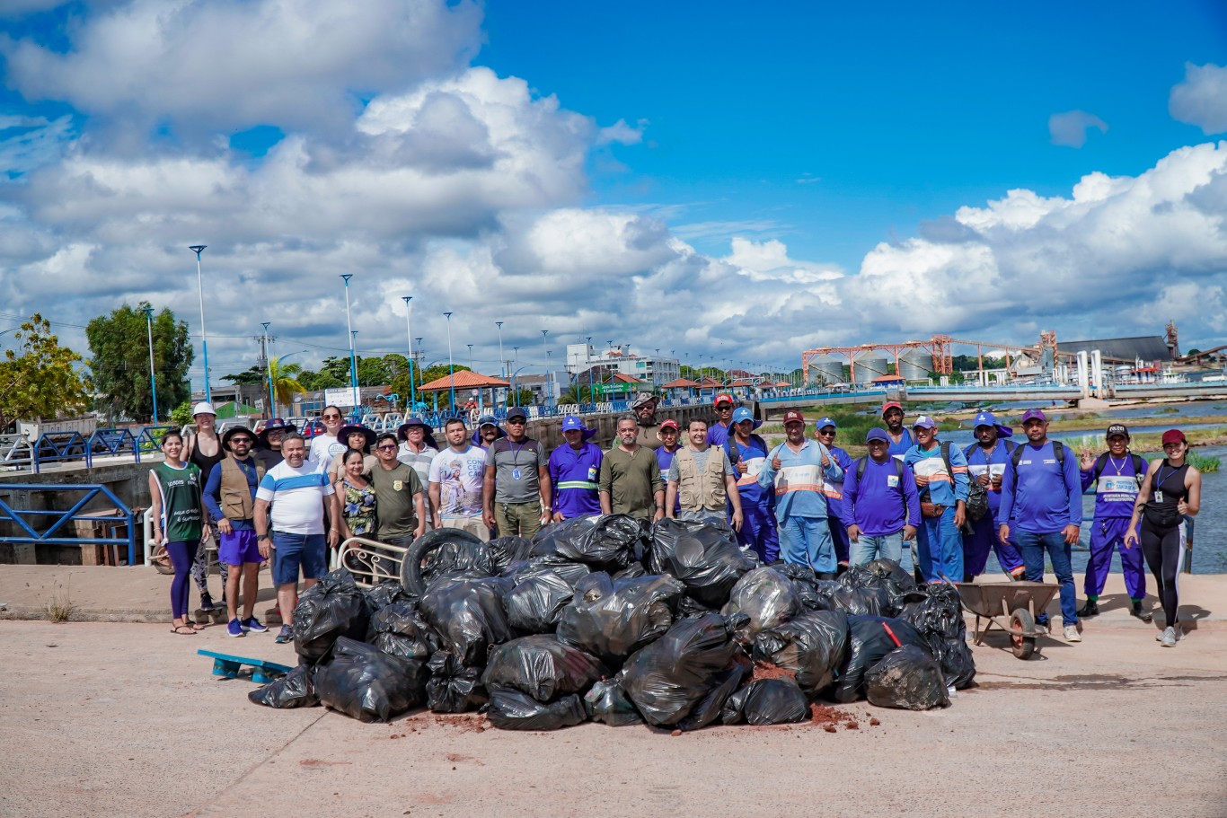Santarém + Limpa: Mutirão de limpeza recolhe mais de 6 toneladas de lixo das praias da orla da cidade