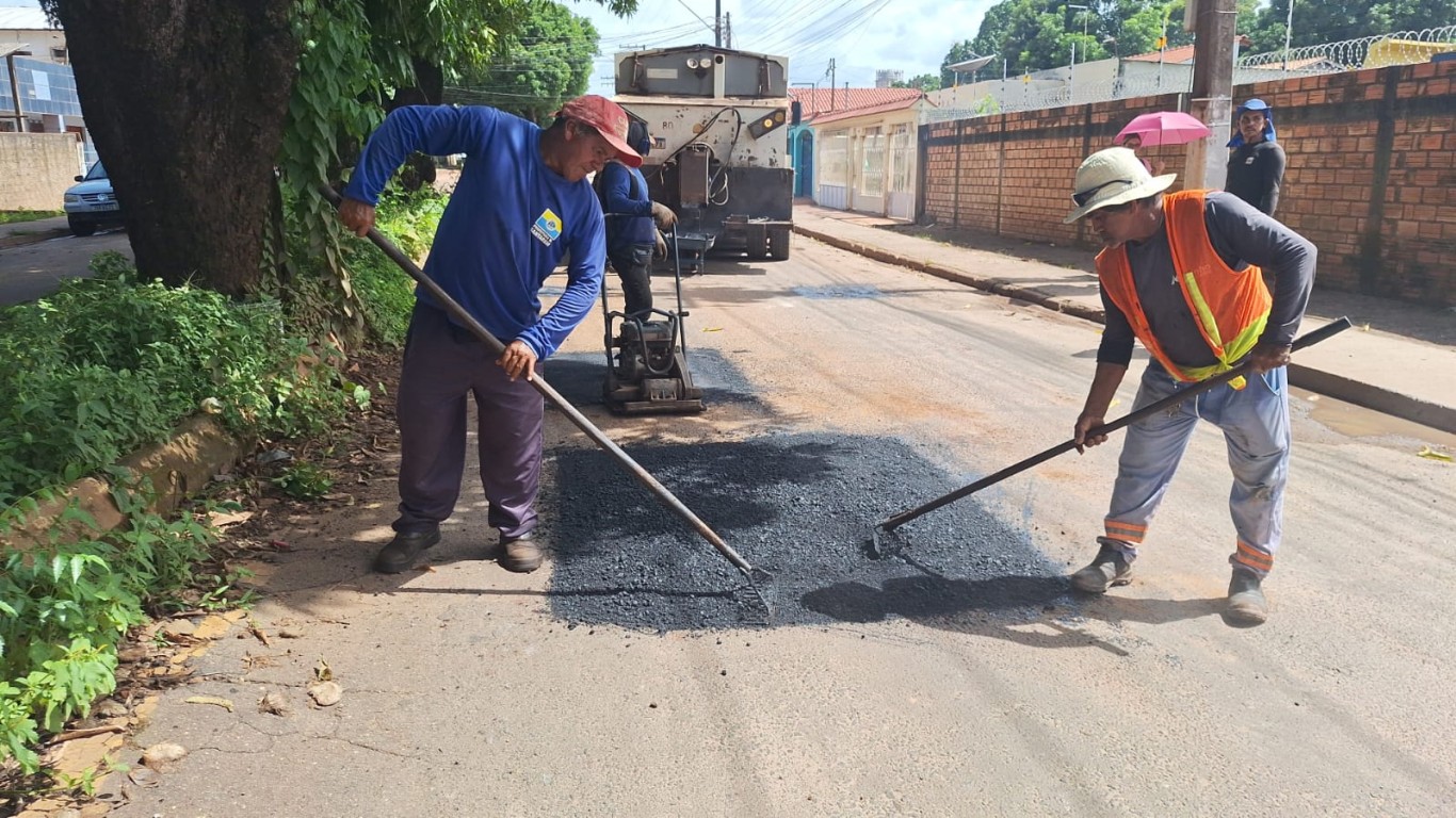 Prefeitura intensifica trabalhos de recuperação asfáltica e obra civil em bairros de Santarém