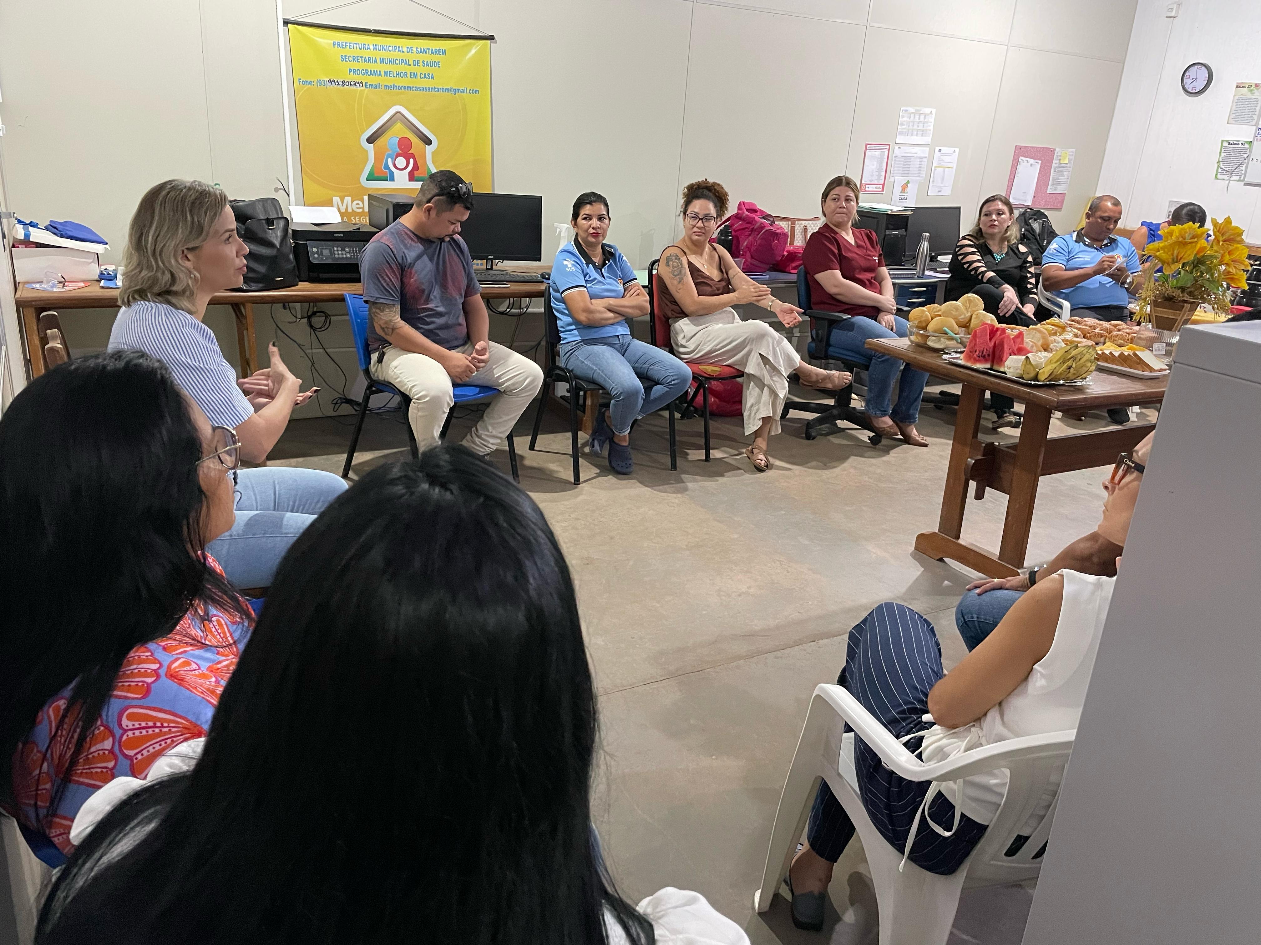 Reunição da equipe do Melhor em Casa nesta quinta-feira (20). Foto: Ascom Semsa.