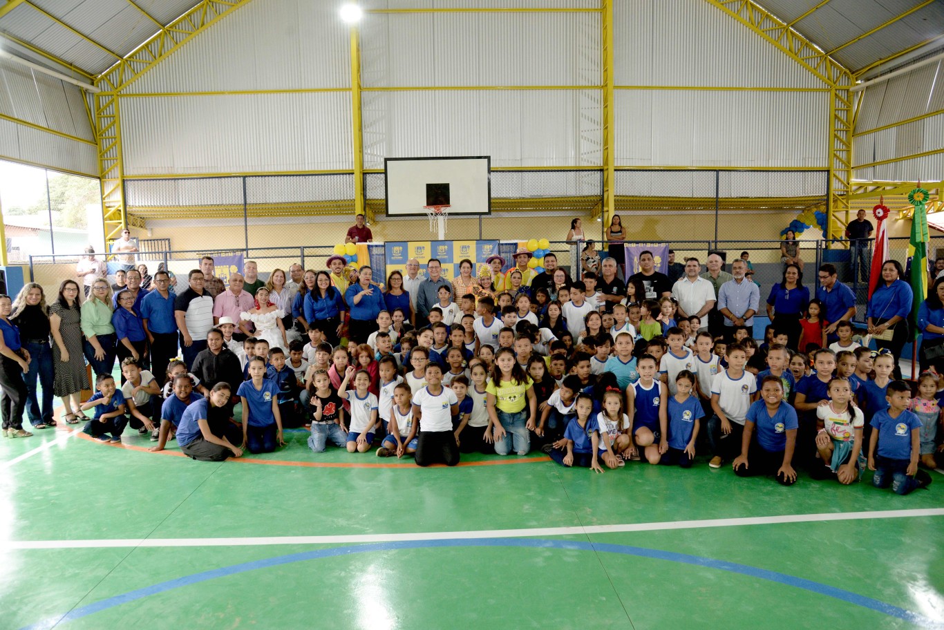 Prefeitura de Santarém inaugura quadra coberta da Escola Olindo Neves