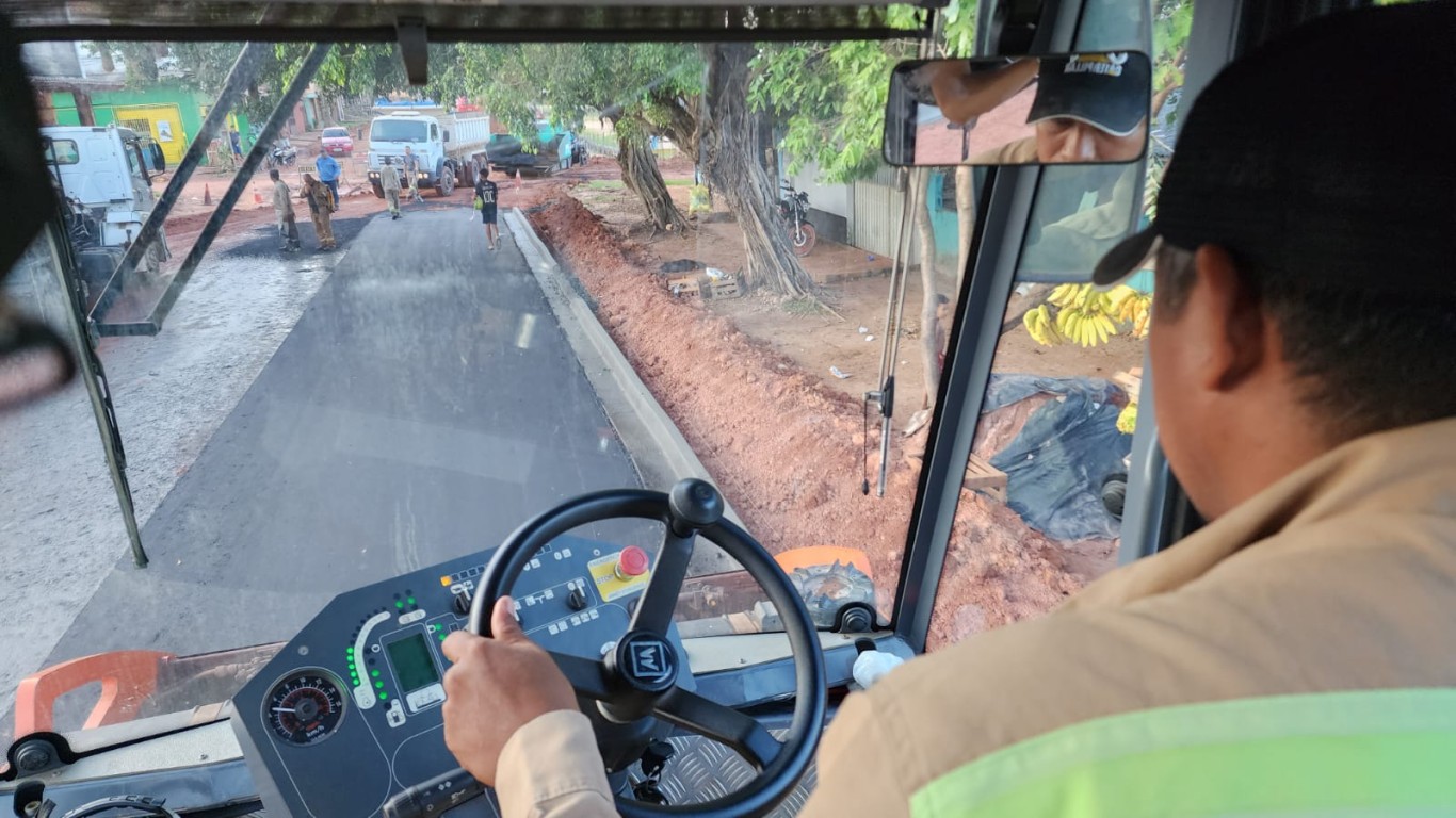 Prefeitura de Santarém realiza trabalho de pavimentação asfáltica no bairro Uruará