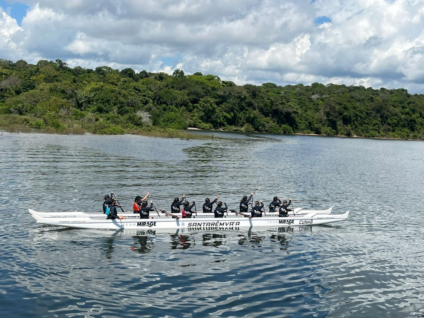 Passeio inclui toda uma equipe de apoio e seguran&ccedil;a.