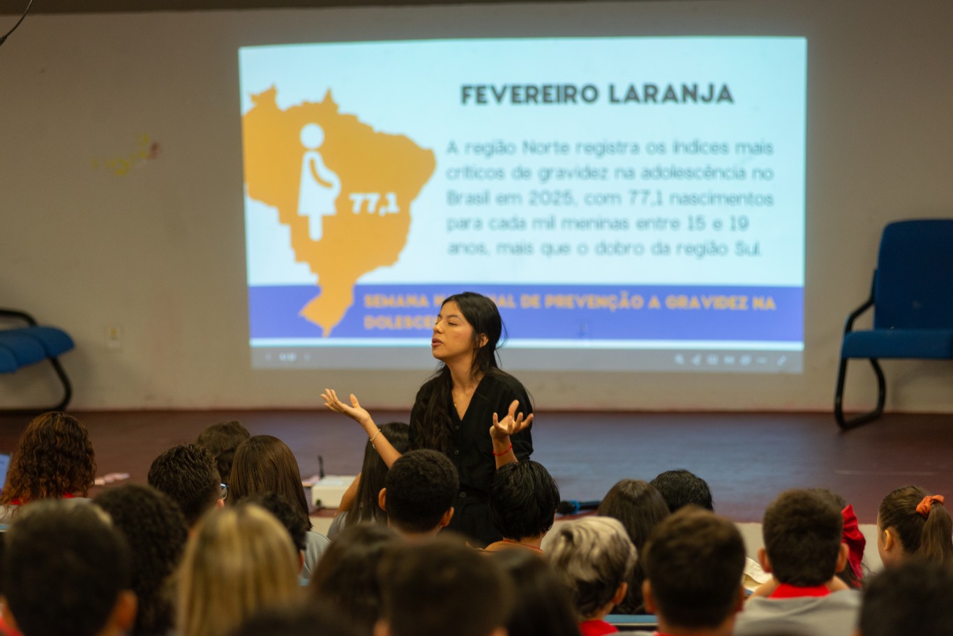 Fevereiro Laranja: Prefeitura leva orientação em saúde sexual a estudantes em Santarém