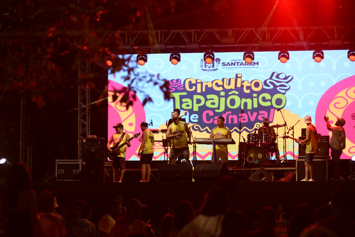 Imagem de Terça-feira de carnaval encerra programação com muita música e participação popular em Alter do Chão