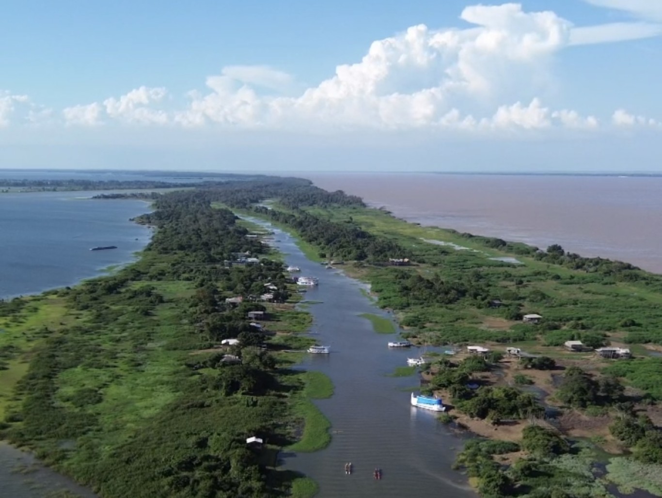 Imagem de Igarapé-Açu: um refúgio amazônico em frente à Santarém