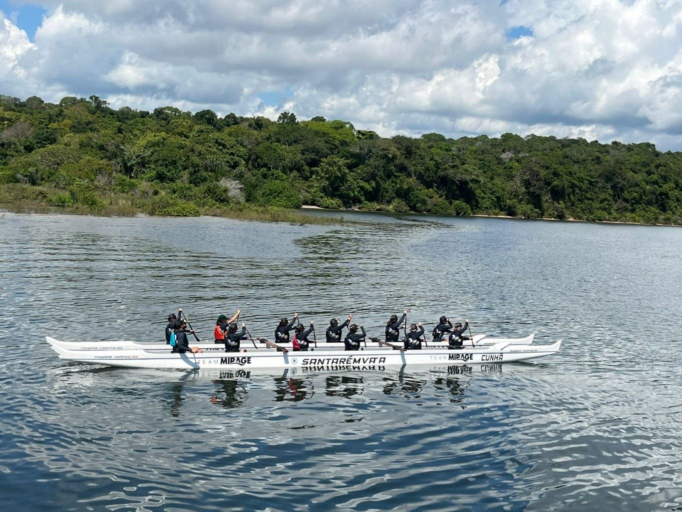 Passeio inclui toda uma equipe de apoio e seguran&ccedil;a.