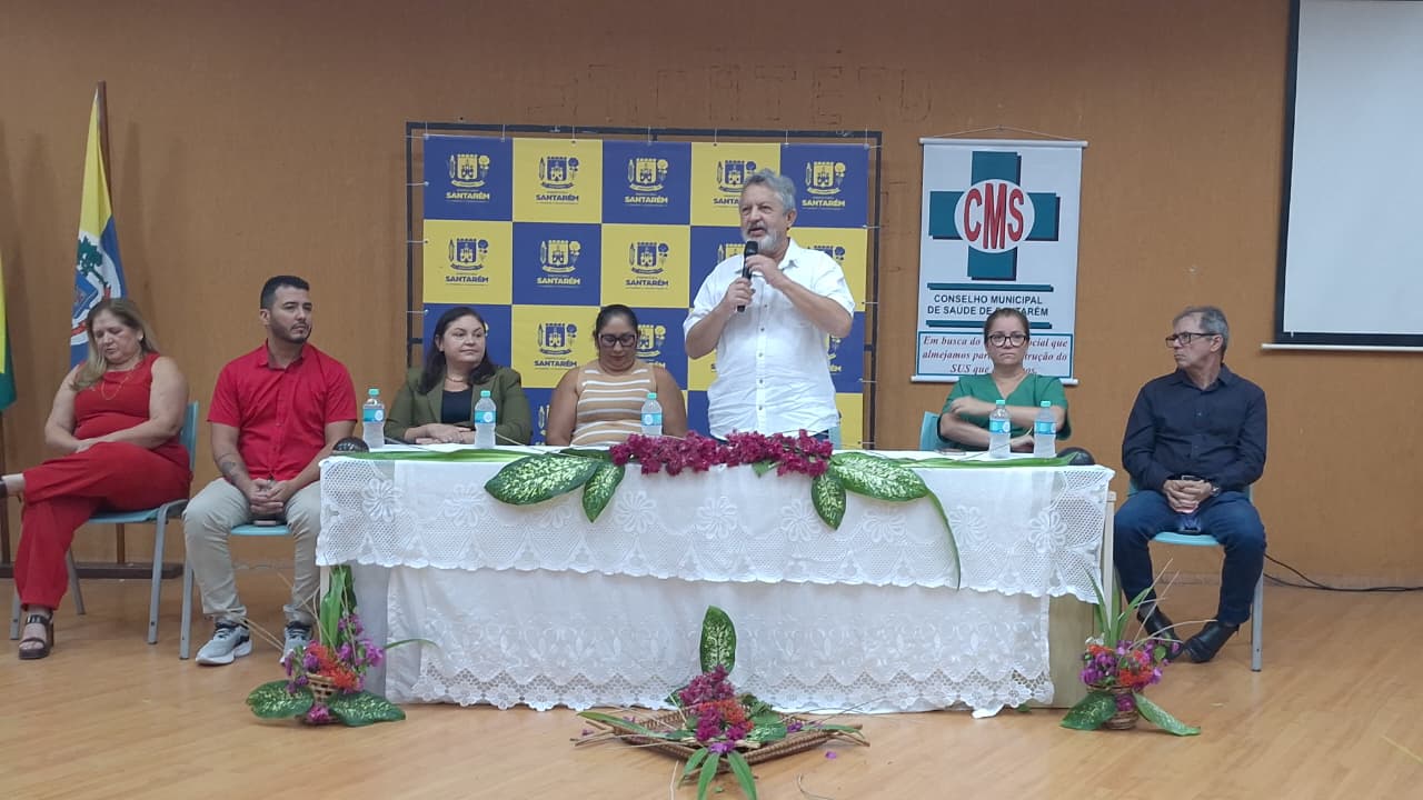 "Gest&atilde;o, trabalhadores e usu&aacute;rios sentam &agrave; mesma mesa para pensar solu&ccedil;&otilde;es", ressaltou o secret&aacute;rio de Sa&uacute;de Everaldo Martins.