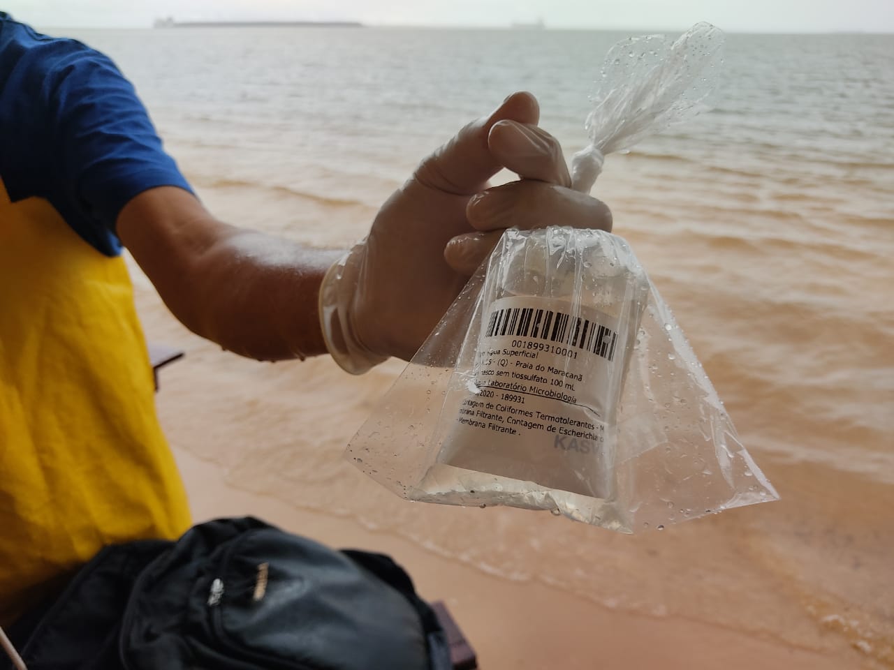 Semma realiza primeira coleta do ano para os estudos da balneabilidade de praias santarenas